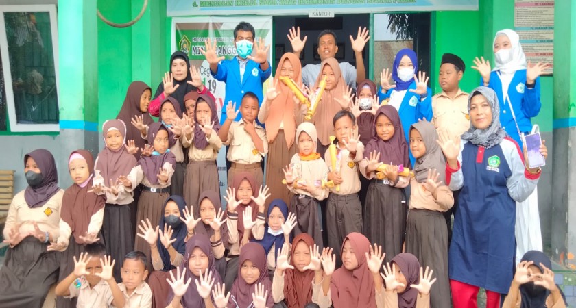 Sosialisasi Cara Mencuci Tangan dari Mahasiswa Univ. Muhammadiyah Semarang